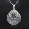 Collier pendentif Fleur de Vie en plaqué platine et pierre naturelle - Cristal de roche