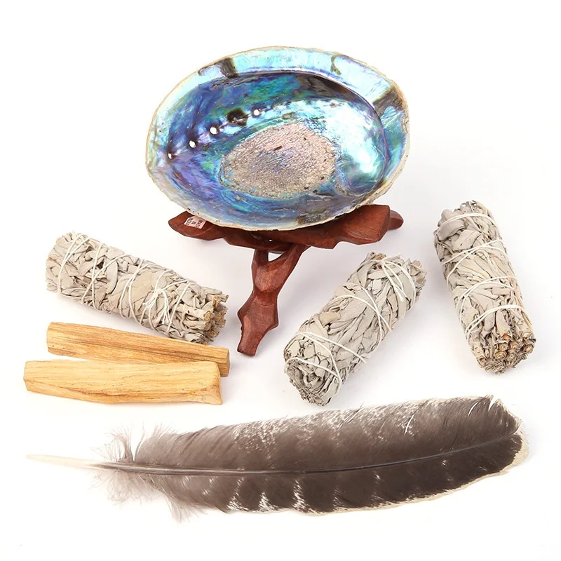 Fumigācijas komplekts (Baltā salvija, Palo Santo, Abalone Shell un Turcijas spalva)