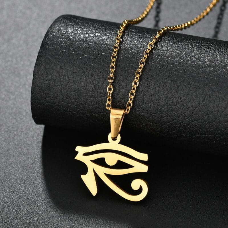 Sifisrri nerūsējošā tērauda grieķu burtu kulons vīriešiem un sievietēm MinimstartPrairie Evil Eyes of Horus 5 | Esoteria.shop