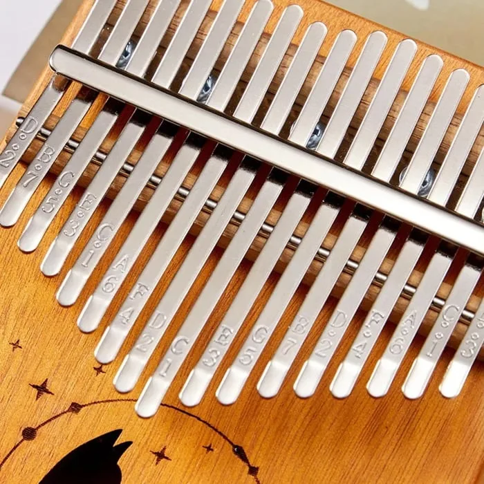 Kalimba instrument 17 lames chat au clair de lune - détail